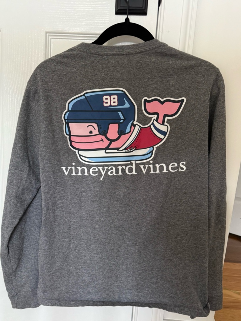 Vineyard Vines Gray Long-Sleeve Whale Hockey Graphic Shirt -Men XS -Like New